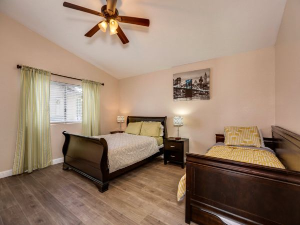 Palm Springs Home 984218
