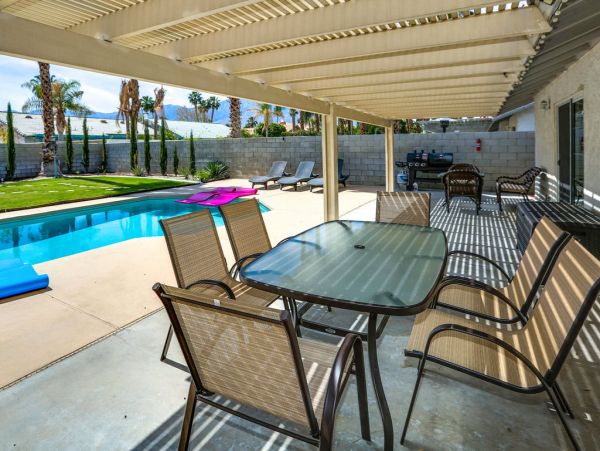 Palm Springs Home 984218