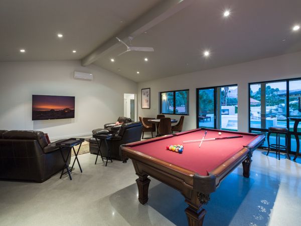 Palm Springs Home 984219