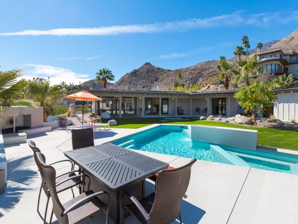 Palm Springs Home 984219