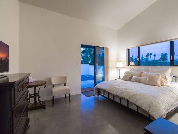 Palm Springs Home 984219