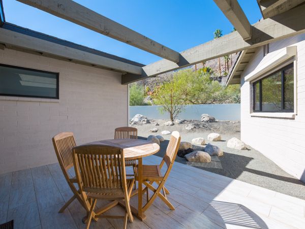 Palm Springs Home 984219