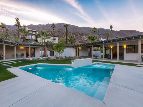 Palm Springs Home 984219
