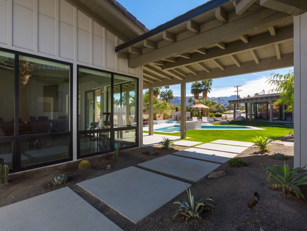 Palm Springs Home 984219
