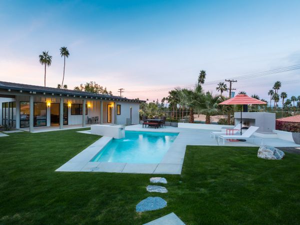 Palm Springs Home 984219