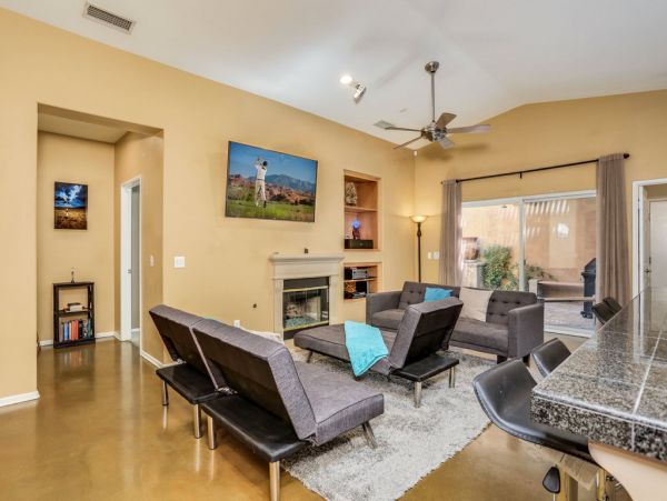 Palm Springs Home 984220