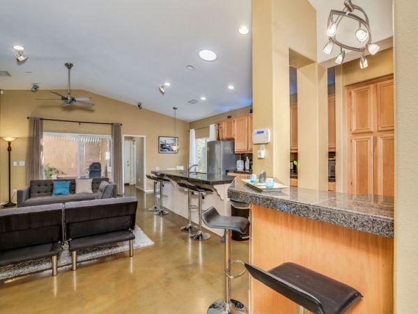 Palm Springs Home 984220