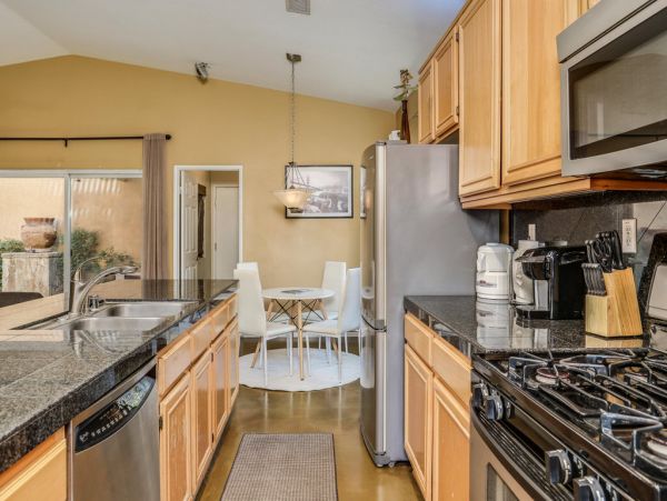 Palm Springs Home 984220