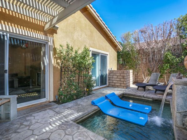 Palm Springs Home 984220