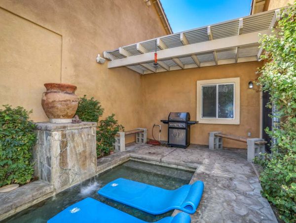 Palm Springs Home 984220