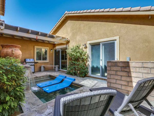 Palm Springs Home 984220