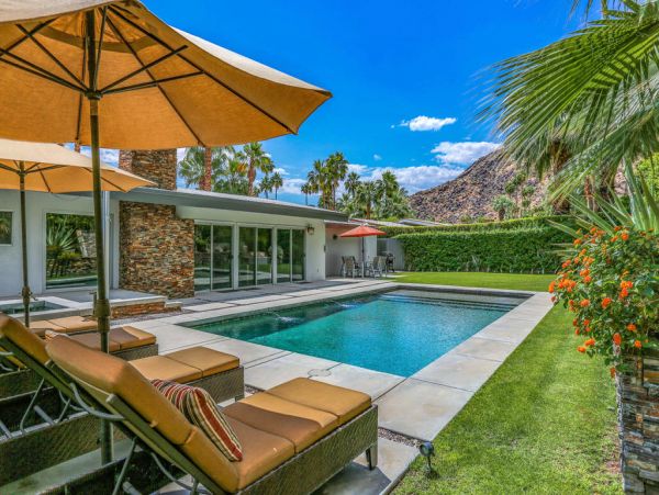 Palm Springs Home 984221
