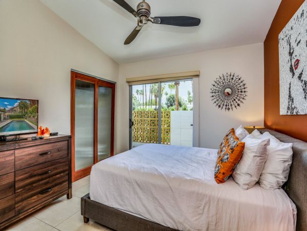 Palm Springs Home 984221