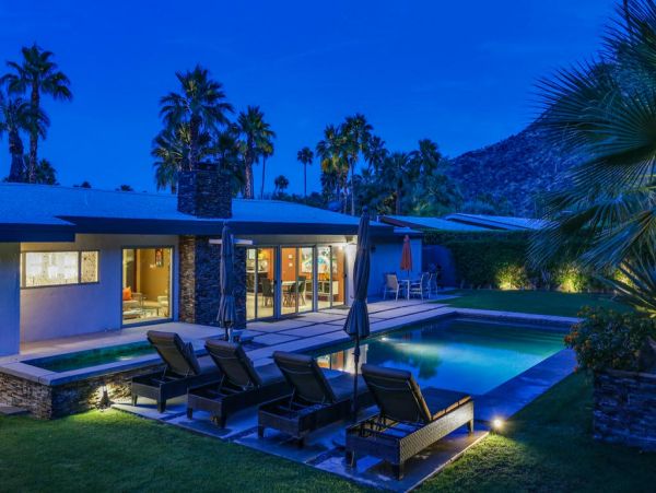 Palm Springs Home 984221
