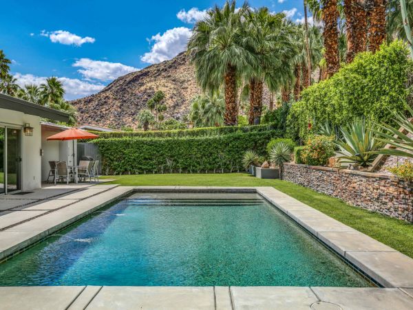 Palm Springs Home 984221