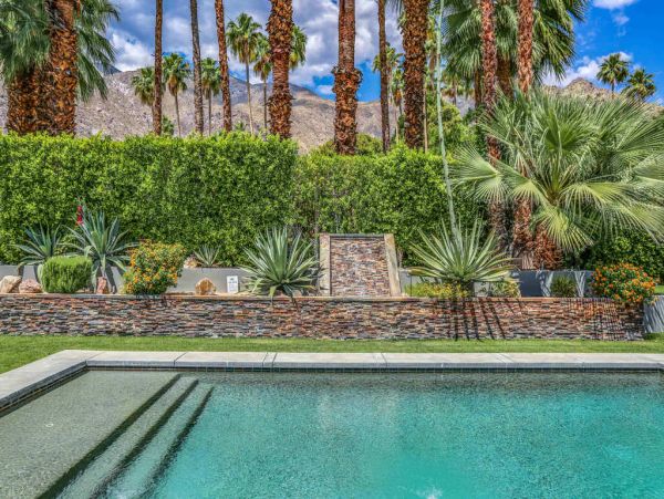 Palm Springs Home 984221