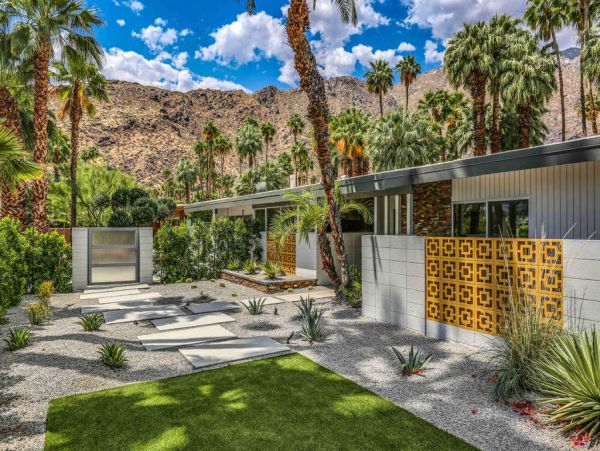 Palm Springs Home 984221