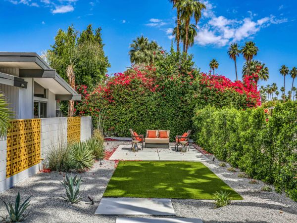 Palm Springs Home 984221