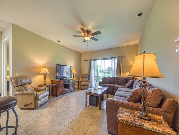 Palm Springs Home 984222