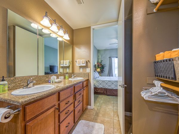Palm Springs Home 984222