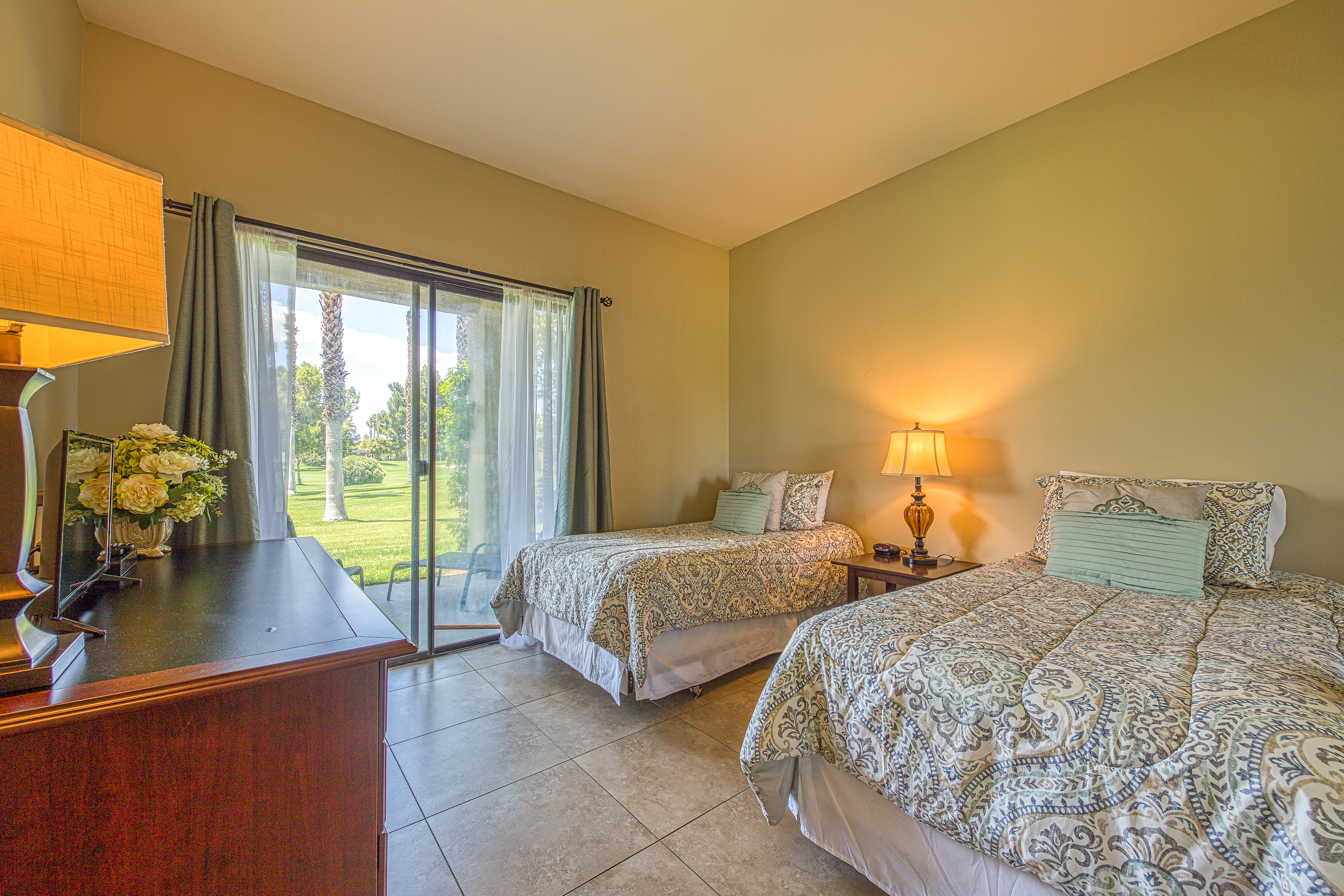 Palm Springs Home 984222
