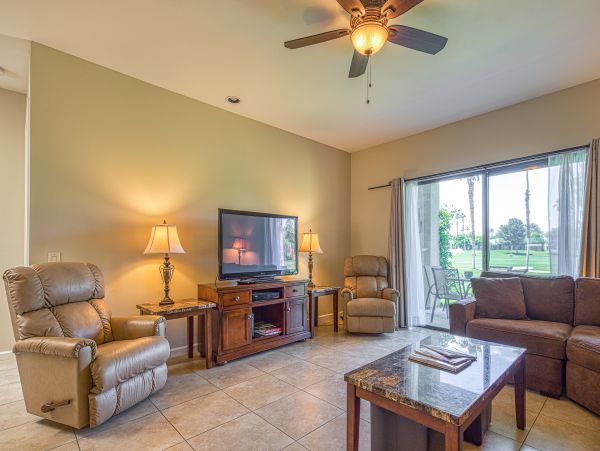 Palm Springs Home 984222