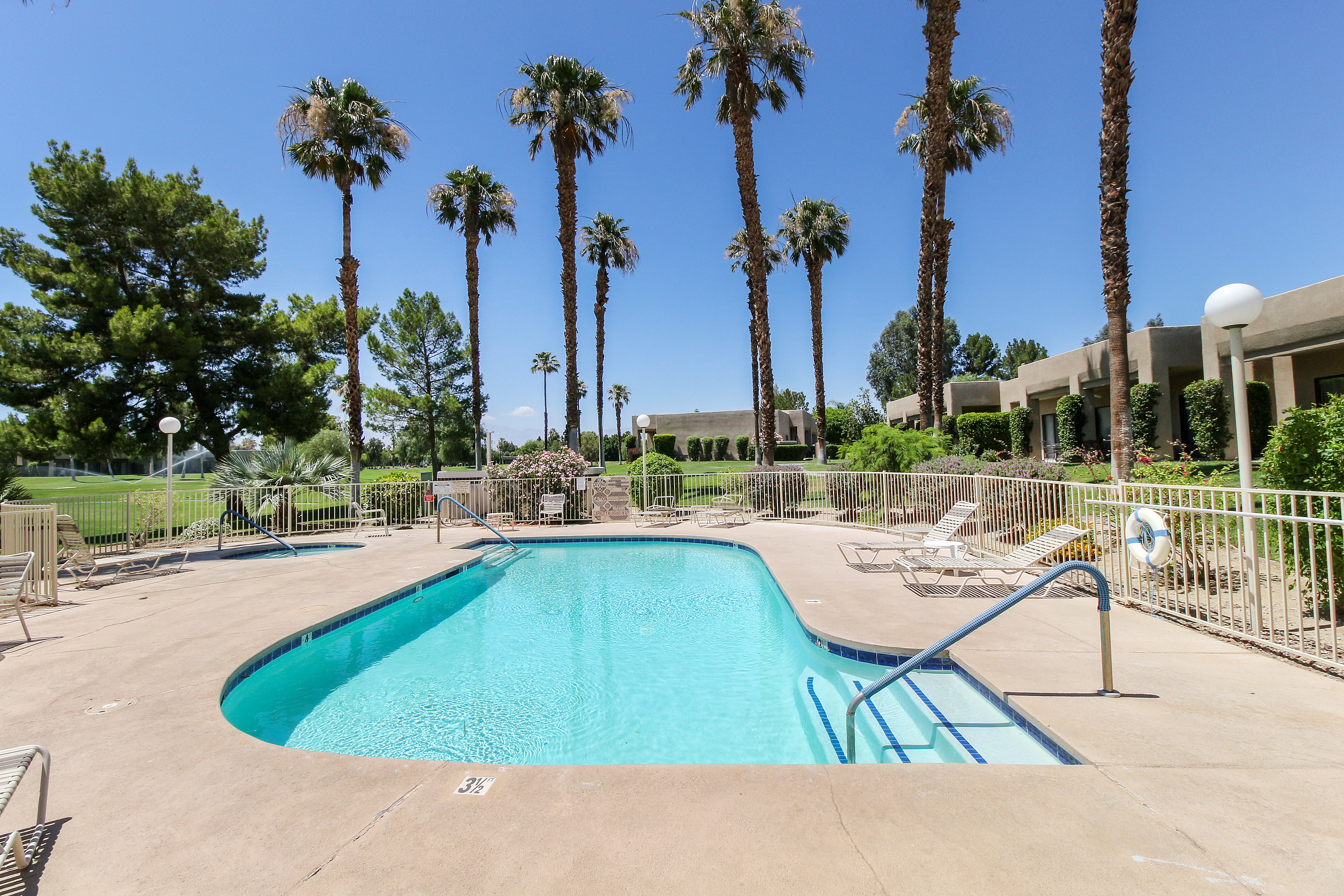 Palm Springs Home 984222