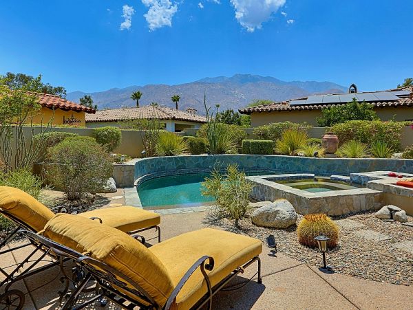 Palm Springs Home 984223