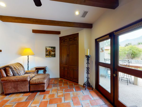Palm Springs Home 984223