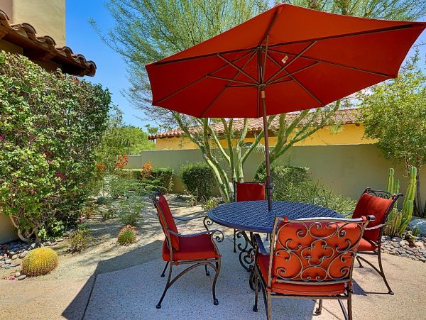Palm Springs Home 984223