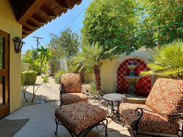 Palm Springs Home 984223