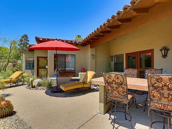 Palm Springs Home 984223