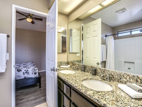 Palm Springs Home 984224