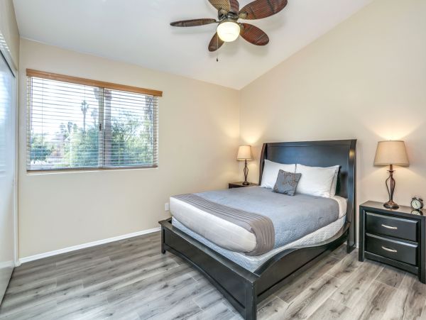 Palm Springs Home 984224