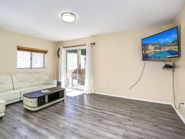 Palm Springs Home 984224