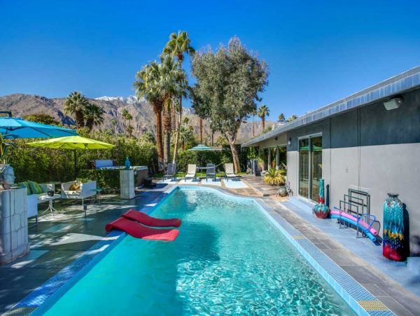 Palm Springs Home 984225