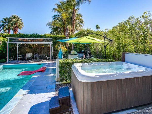 Palm Springs Home 984225