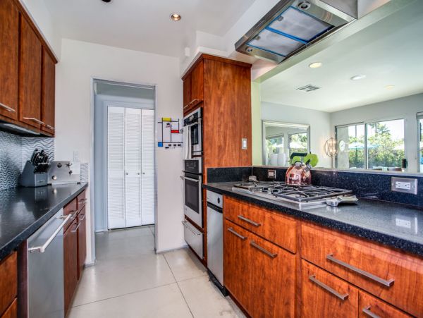 Palm Springs Home 984225