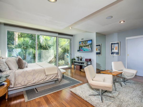 Palm Springs Home 984225