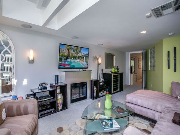 Palm Springs Home 984225