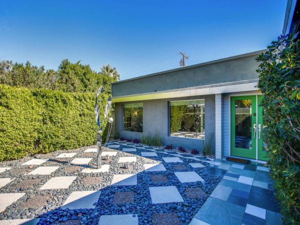 Palm Springs Home 984225