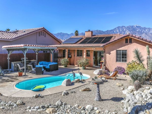 Palm Springs Home 984226