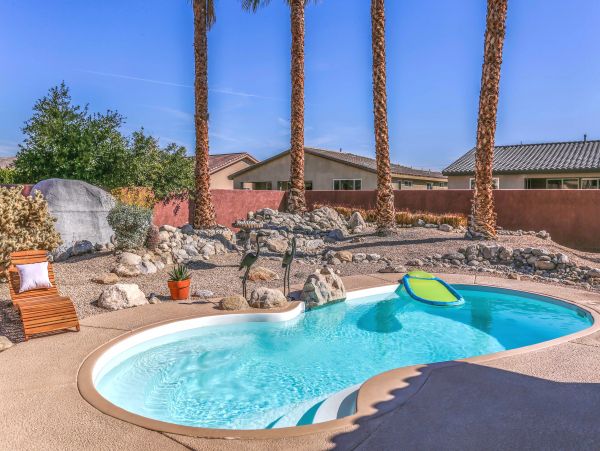 Palm Springs Home 984226
