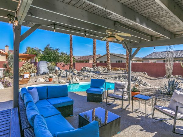 Palm Springs Home 984226