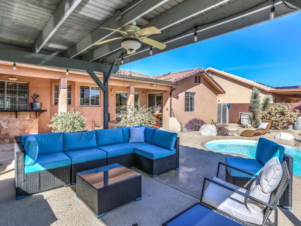 Palm Springs Home 984226