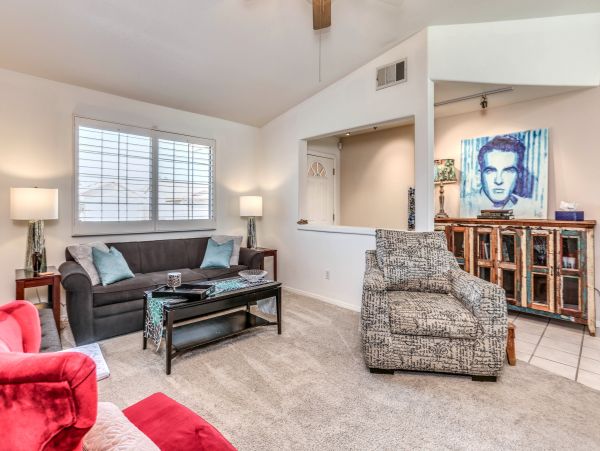 Palm Springs Home 984226