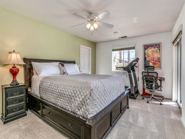 Palm Springs Home 984226