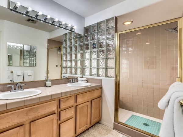 Palm Springs Home 984226