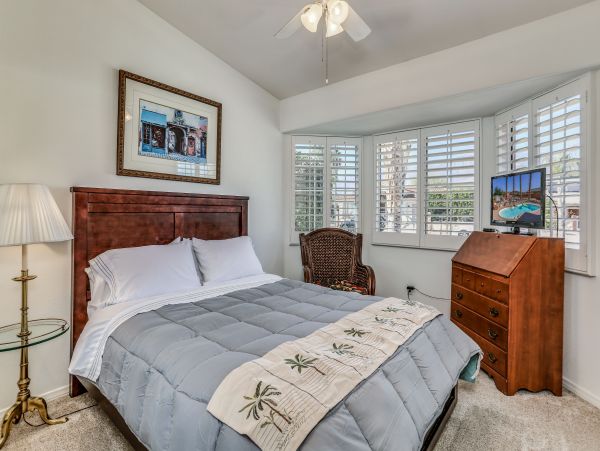 Palm Springs Home 984226