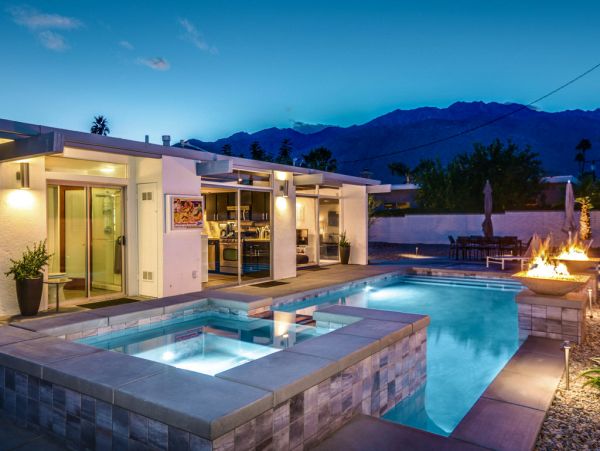 Palm Springs Home 984227